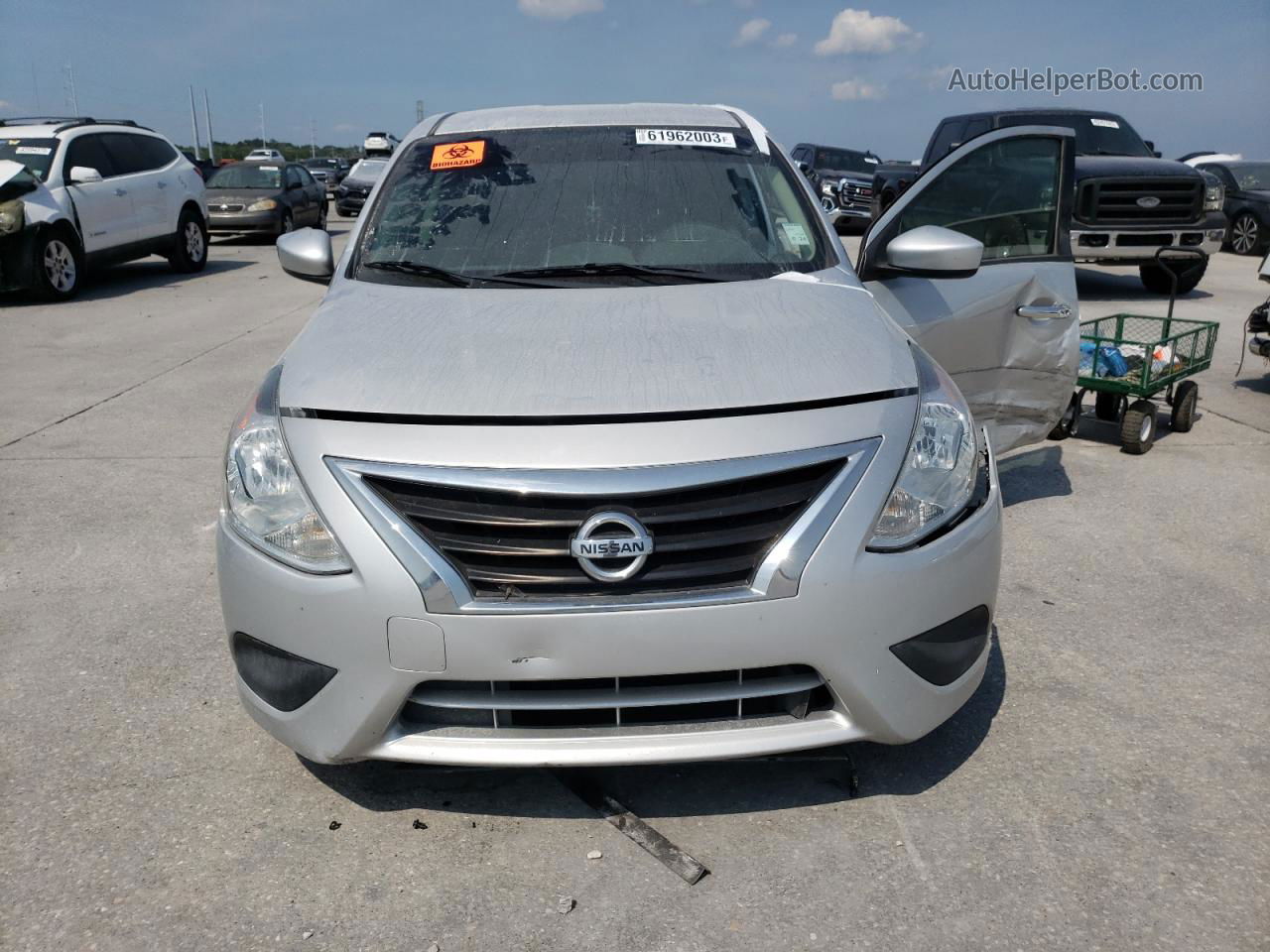 2018 Nissan Versa S Silver vin: 3N1CN7AP3JL878869