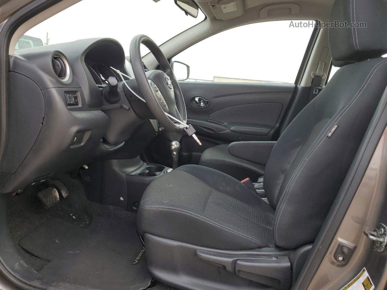 2016 Nissan Versa S Серый vin: 3N1CN7AP4GL821086