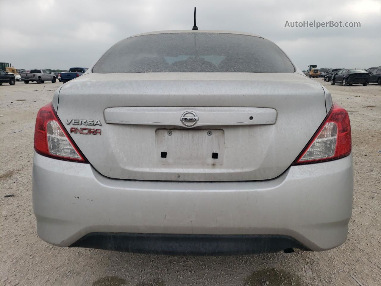 2016 Nissan Versa S Silver vin: 3N1CN7AP4GL863211