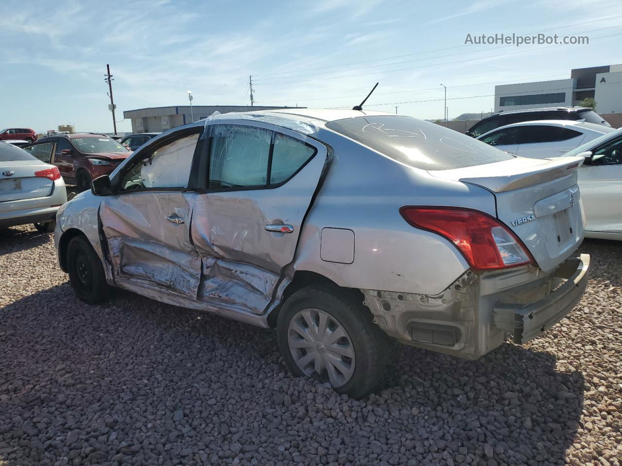 2018 Nissan Versa S Серебряный vin: 3N1CN7AP4JK398460