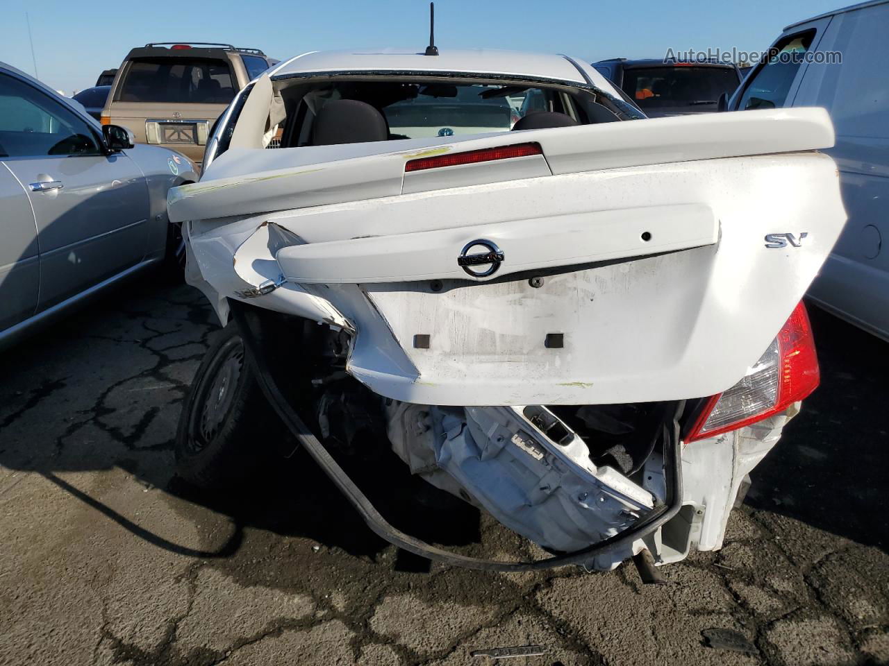 2018 Nissan Versa S White vin: 3N1CN7AP4JK399642