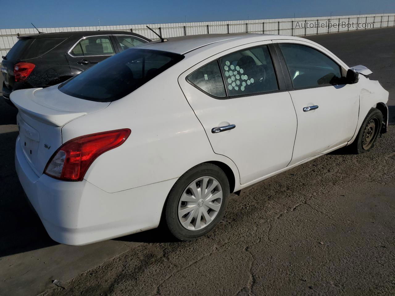 2018 Nissan Versa S Белый vin: 3N1CN7AP4JK408498