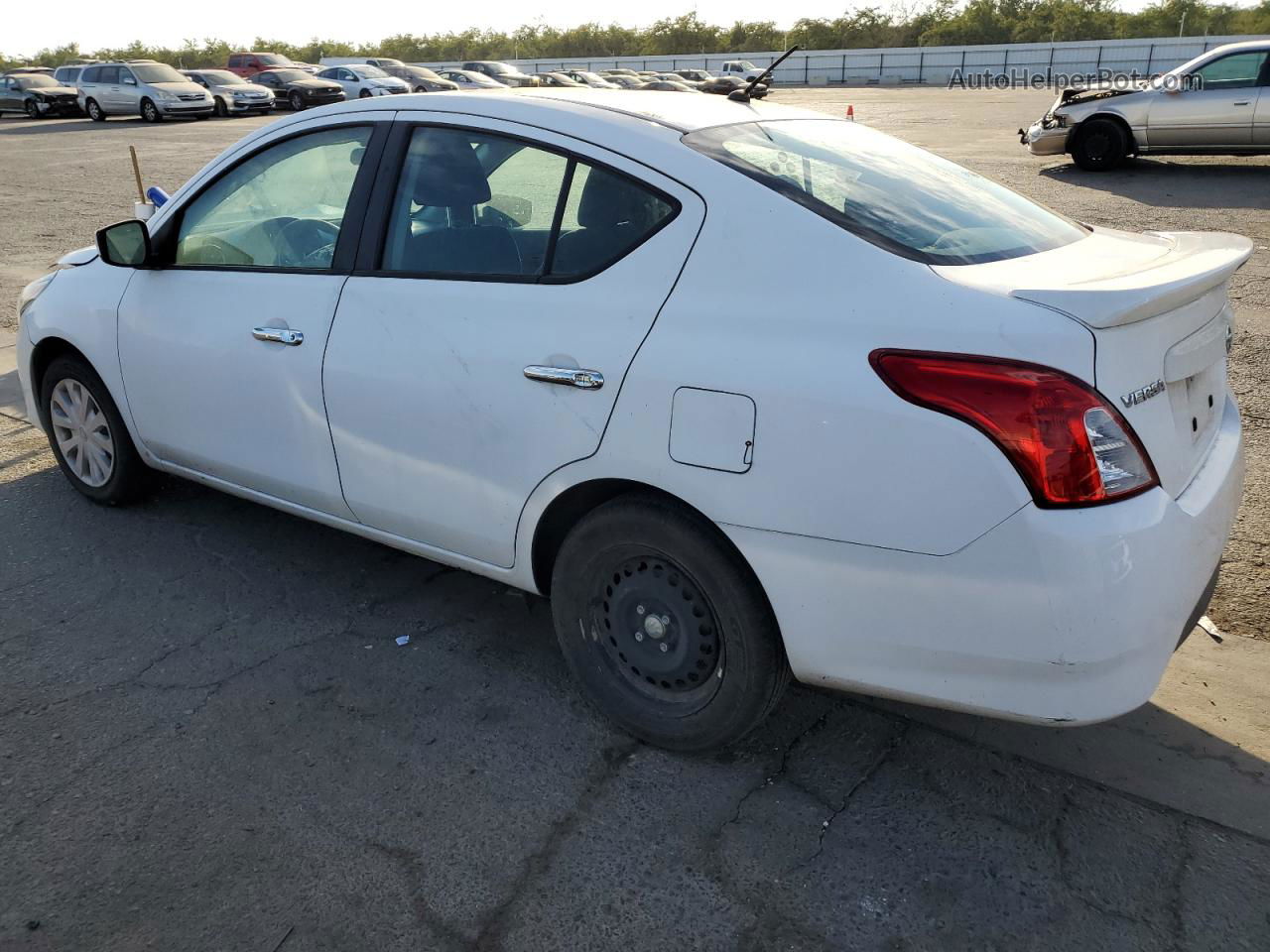 2018 Nissan Versa S Белый vin: 3N1CN7AP4JK408498