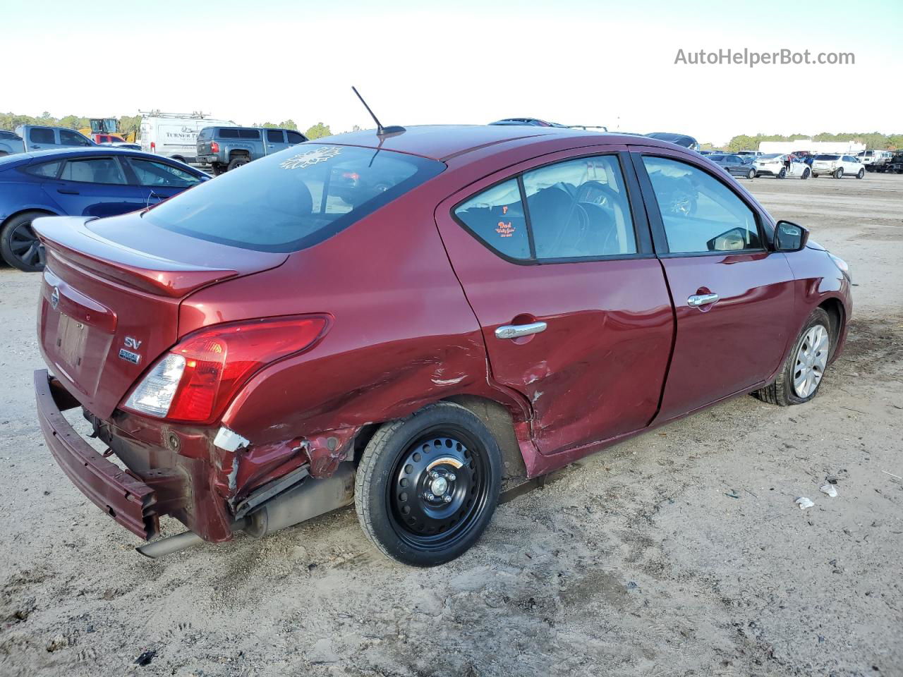 2018 Nissan Versa S Красный vin: 3N1CN7AP4JL858727