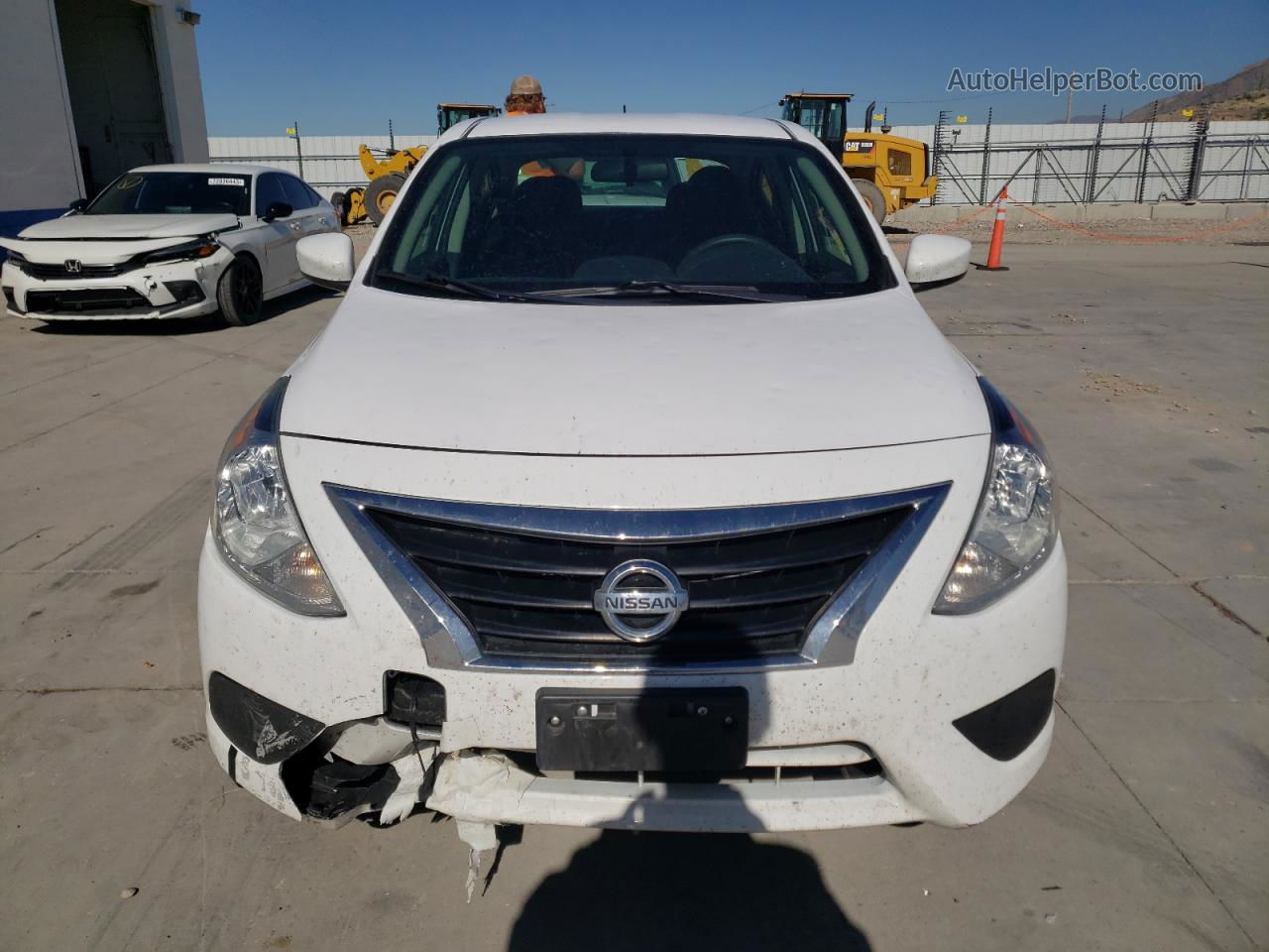 2018 Nissan Versa S Белый vin: 3N1CN7AP4JL884938