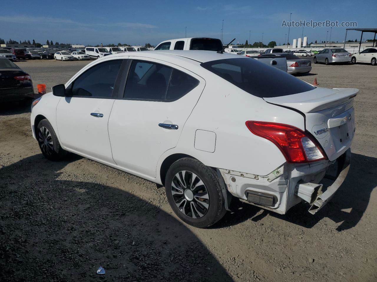 2016 Nissan Versa S White vin: 3N1CN7AP5GL868725