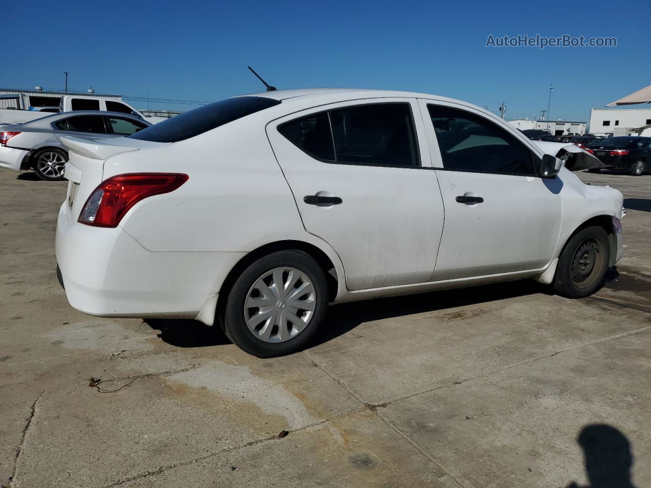 2018 Nissan Versa S White vin: 3N1CN7AP5JL813523