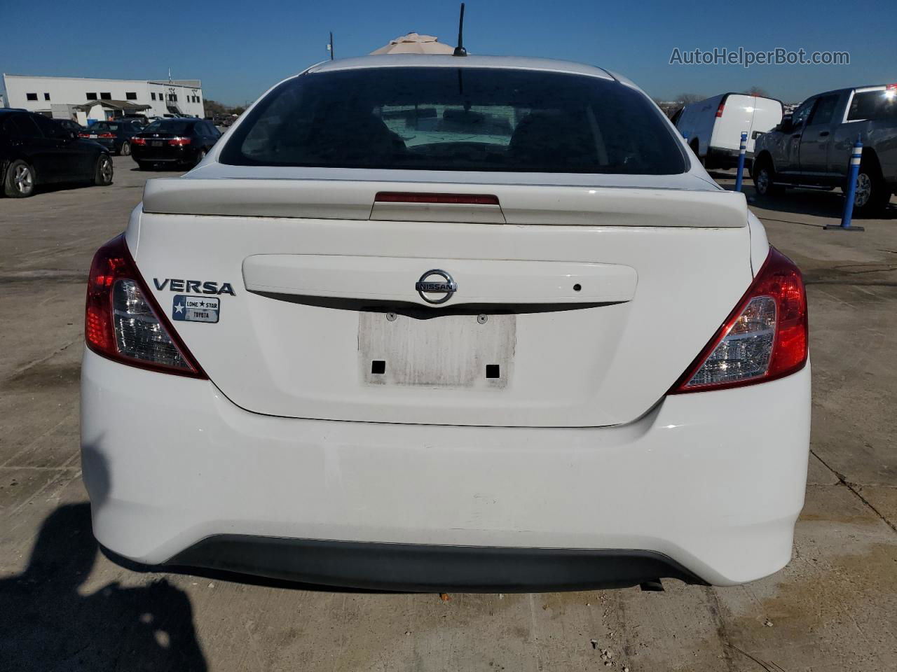 2018 Nissan Versa S White vin: 3N1CN7AP5JL813523