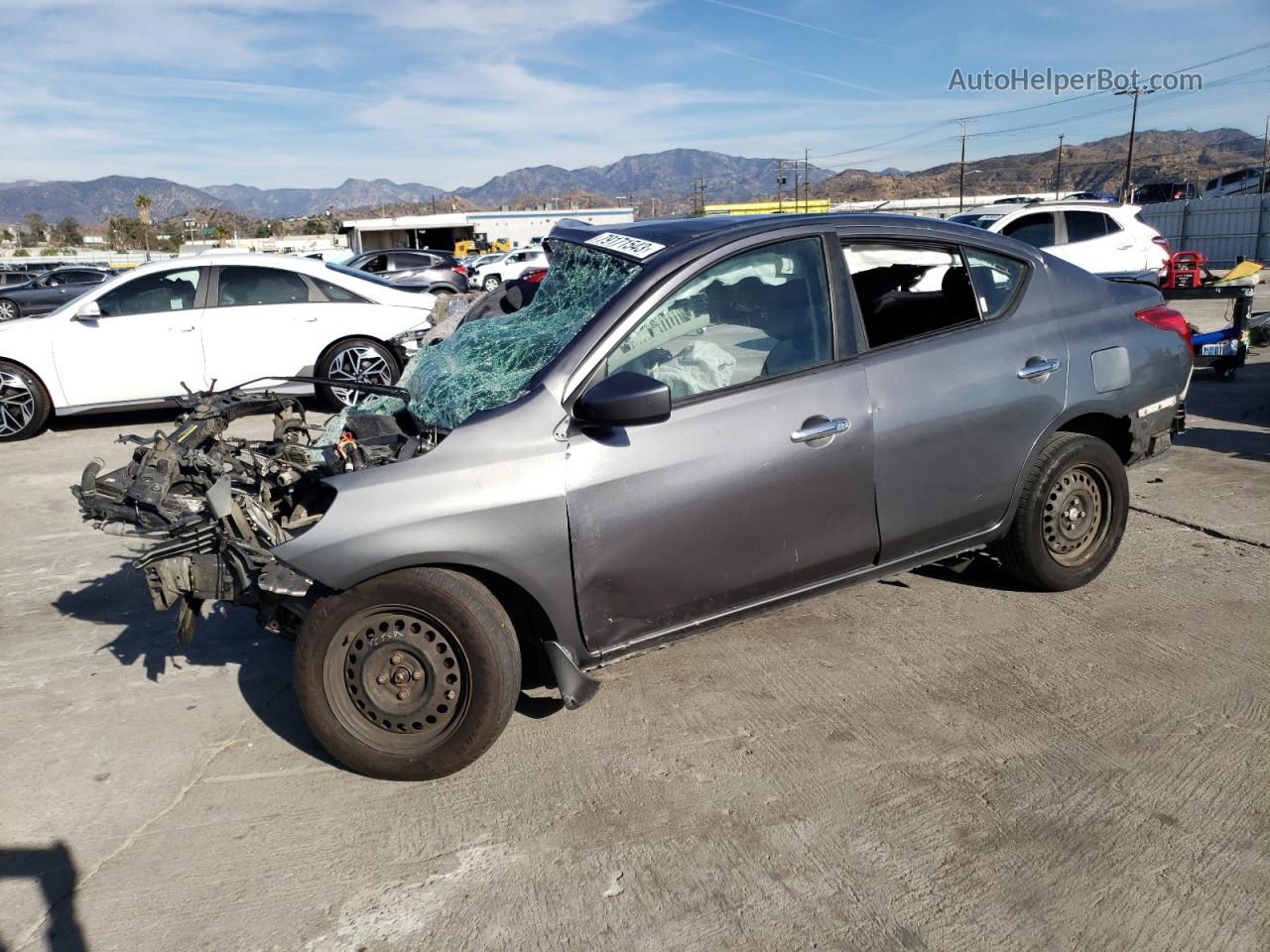 2018 Nissan Versa S Серый vin: 3N1CN7AP5JL866738