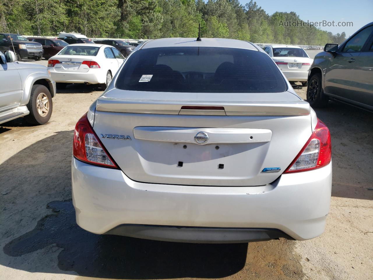 2016 Nissan Versa S Silver vin: 3N1CN7AP6GL865008