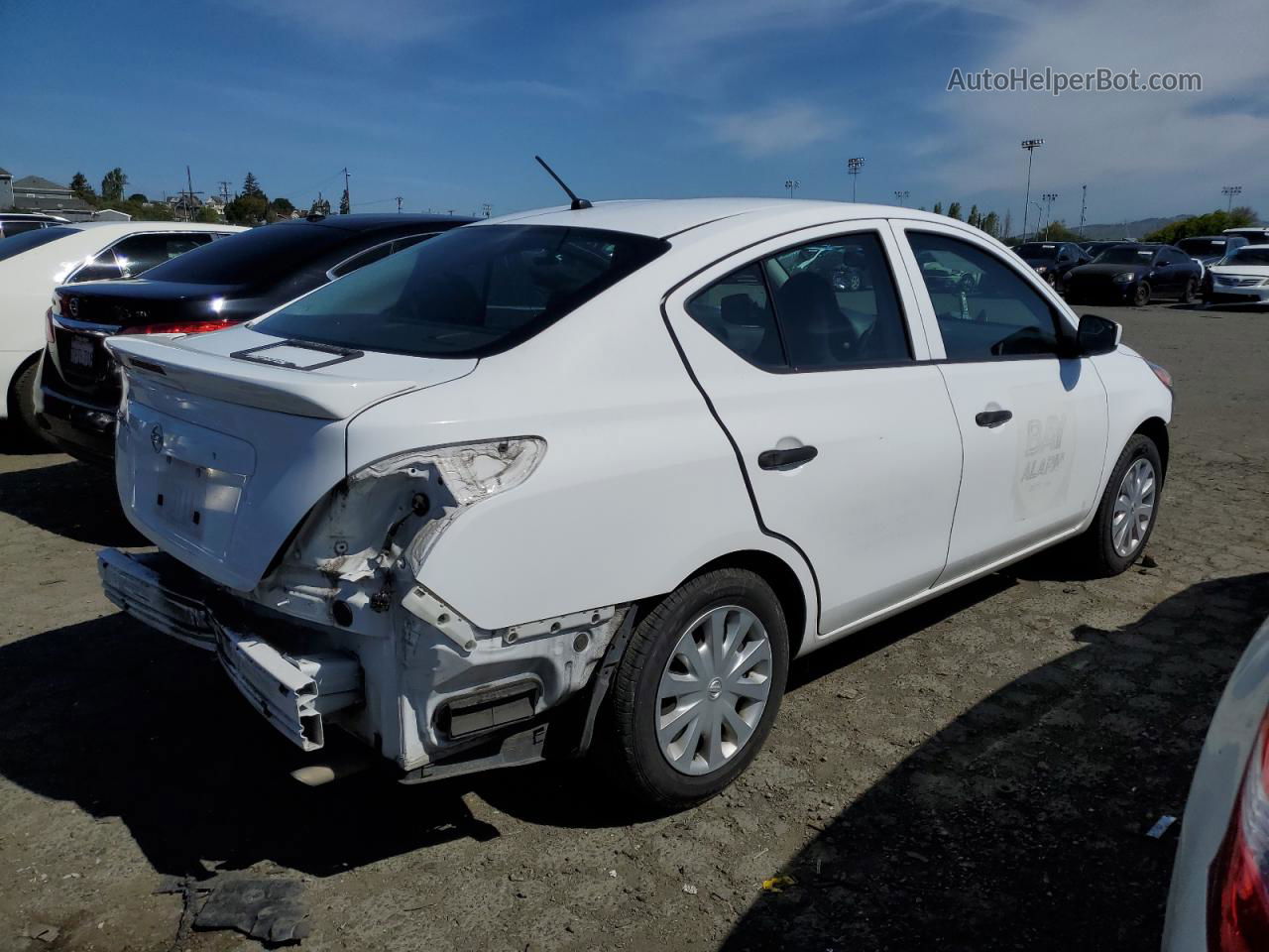 2016 Nissan Versa S White vin: 3N1CN7AP6GL904437