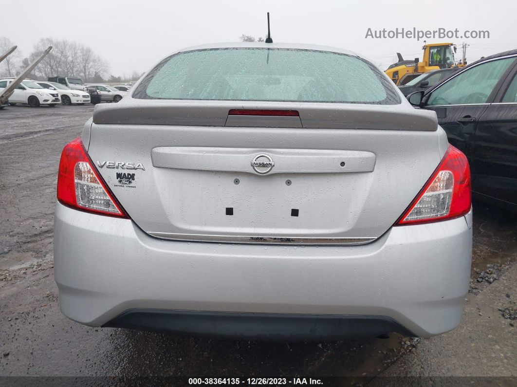 2018 Nissan Versa 1.6 S+ Silver vin: 3N1CN7AP6JL867963