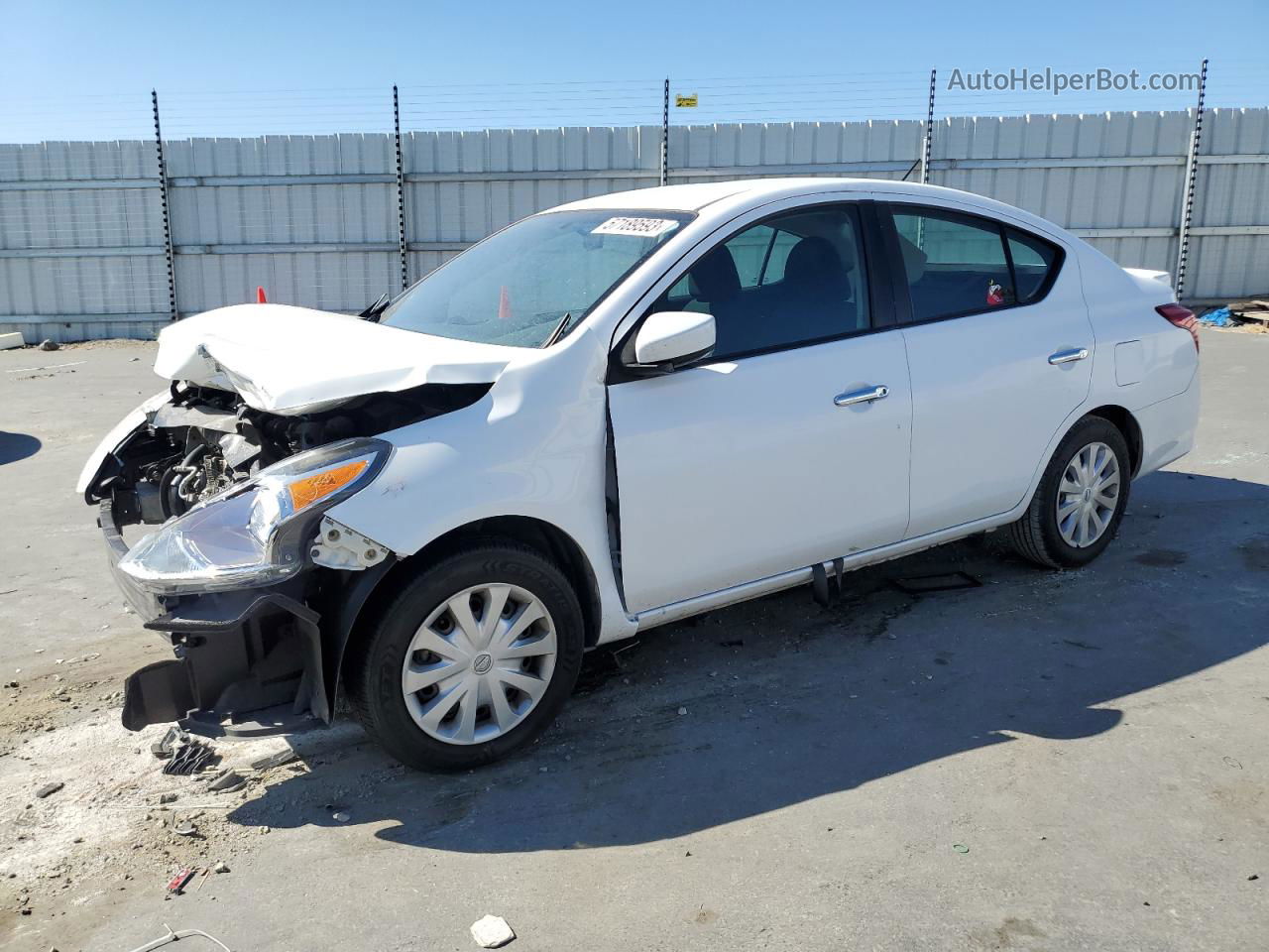 2018 Nissan Versa S White vin: 3N1CN7AP6JL882088