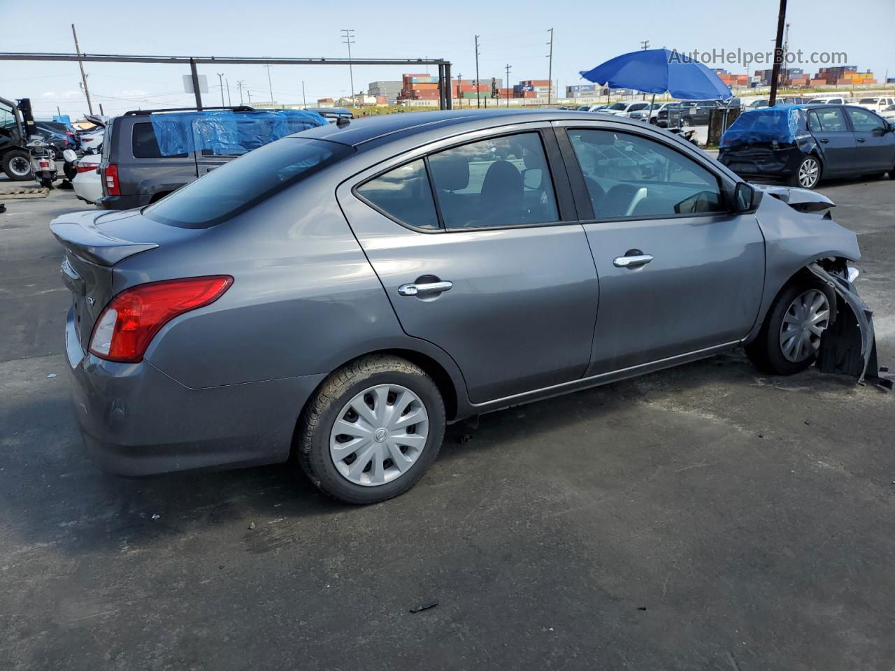 2018 Nissan Versa S Серый vin: 3N1CN7AP7JL808825