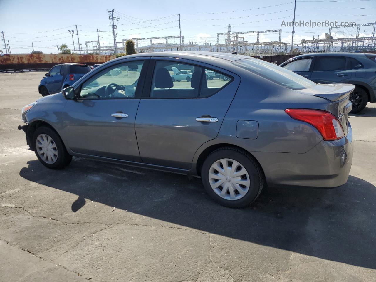 2018 Nissan Versa S Серый vin: 3N1CN7AP7JL808825