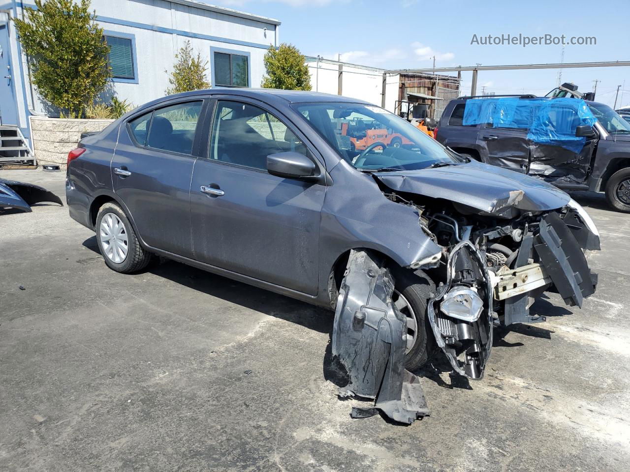 2018 Nissan Versa S Серый vin: 3N1CN7AP7JL808825