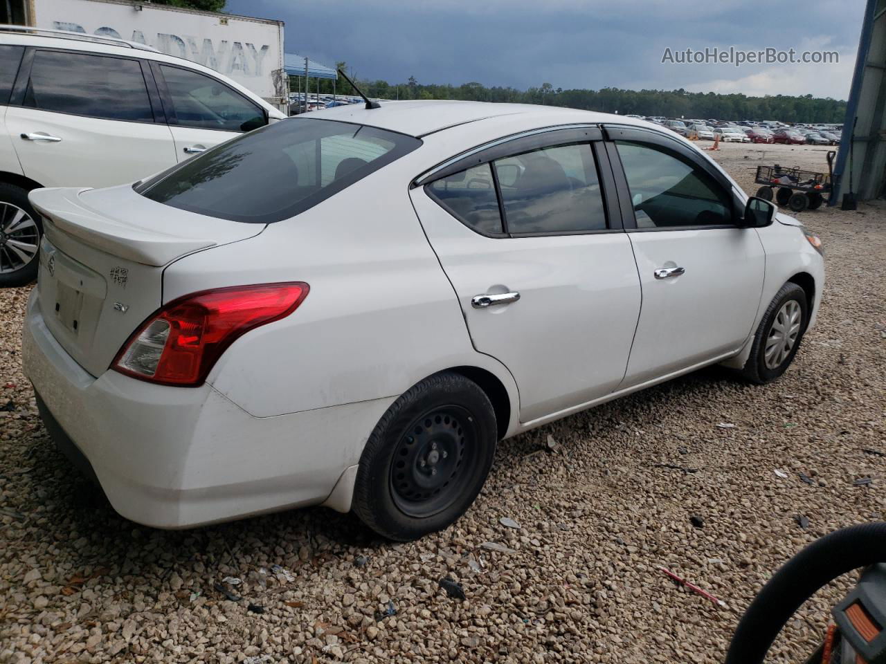 2018 Nissan Versa S White vin: 3N1CN7AP7JL817539