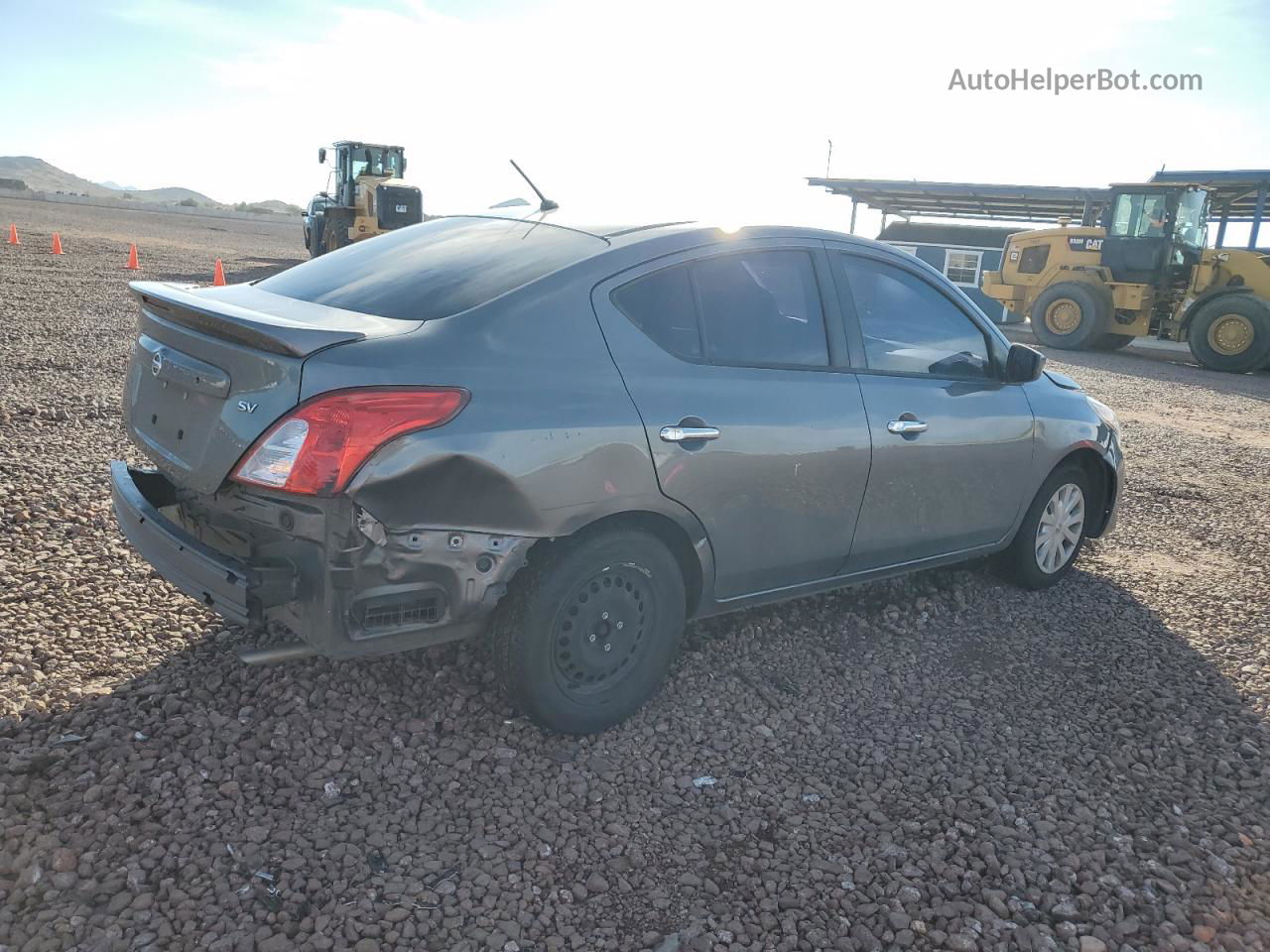 2018 Nissan Versa S Серый vin: 3N1CN7AP7JL838293