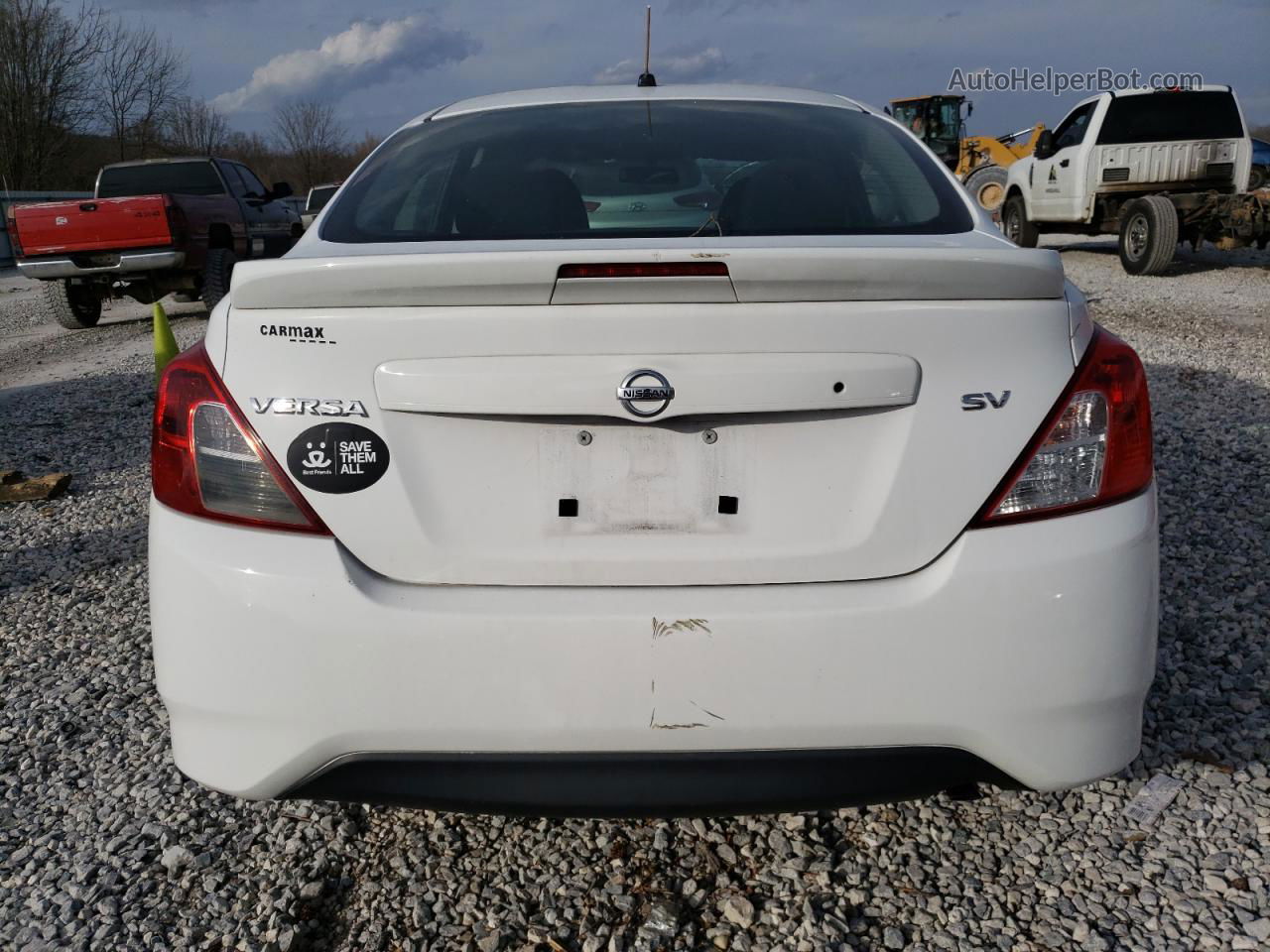 2018 Nissan Versa S Белый vin: 3N1CN7AP7JL838813