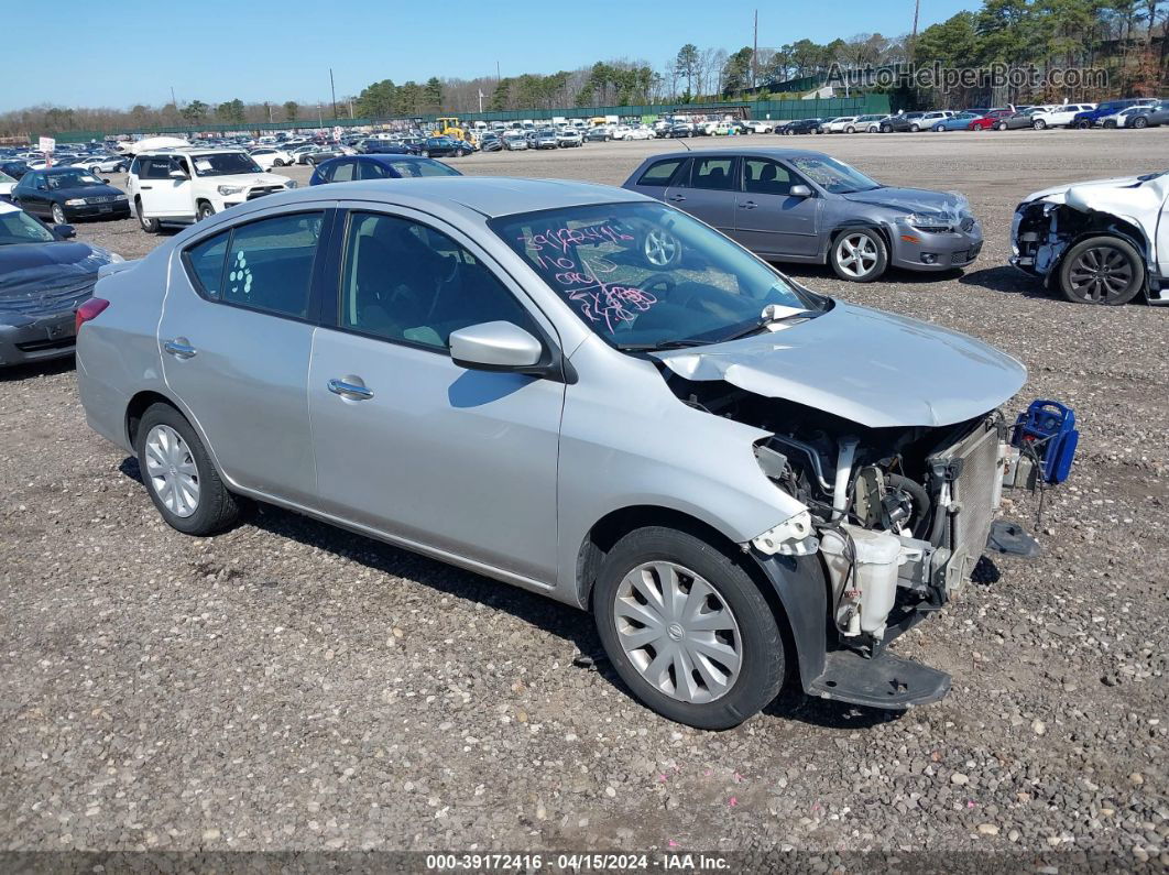 2018 Nissan Versa 1.6 Sv Silver vin: 3N1CN7AP7JL879619