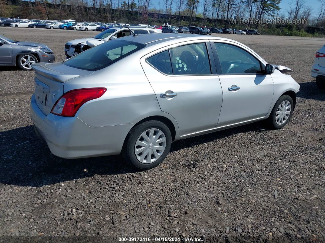 2018 Nissan Versa 1.6 Sv Серебряный vin: 3N1CN7AP7JL879619