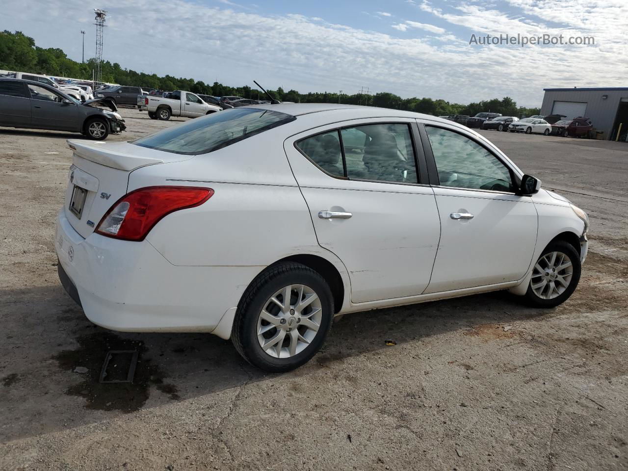 2016 Nissan Versa S Белый vin: 3N1CN7AP8GL841938