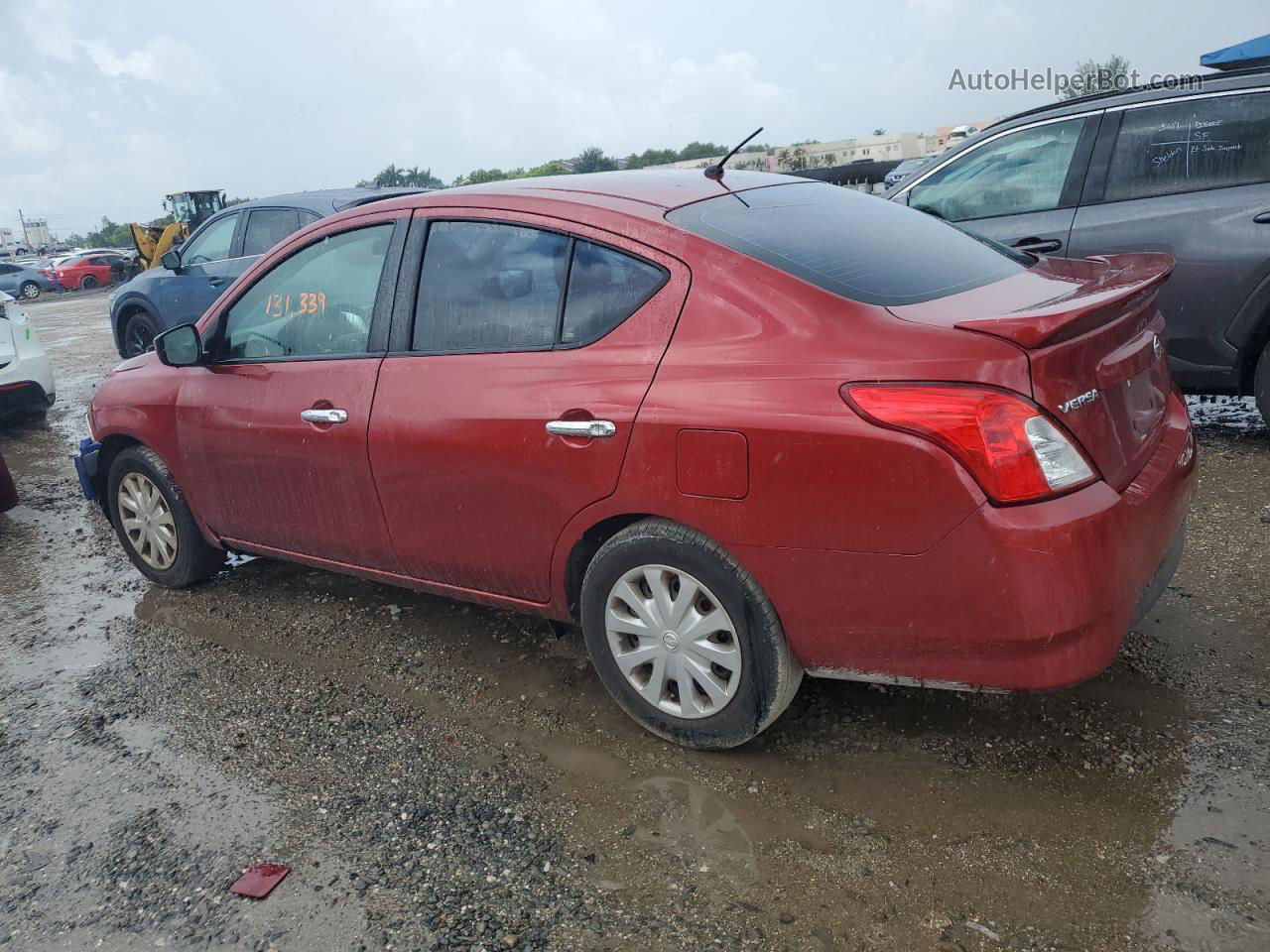 2018 Nissan Versa S Красный vin: 3N1CN7AP8JL817257