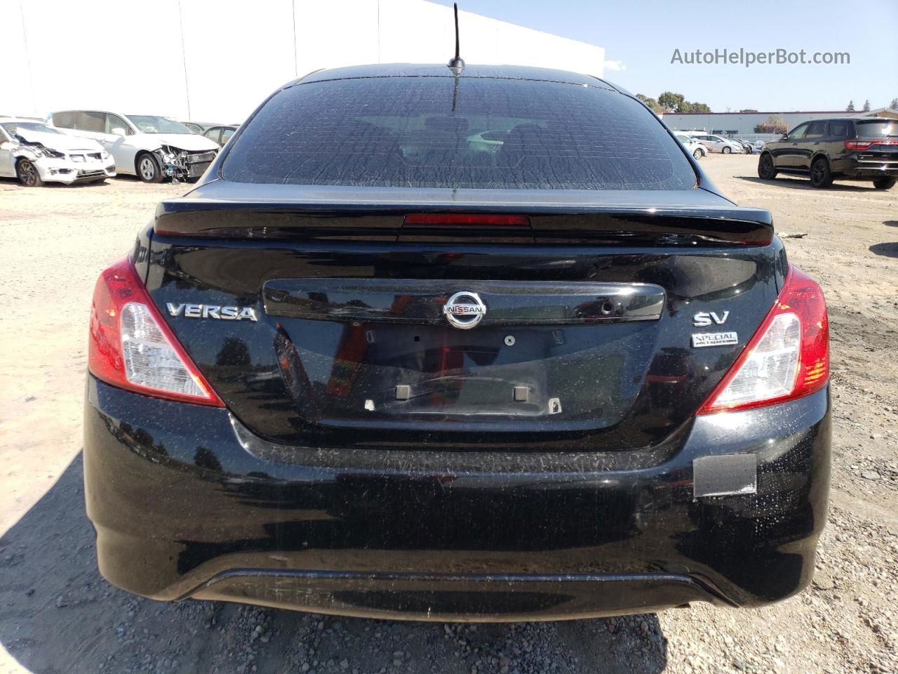 2018 Nissan Versa S Черный vin: 3N1CN7AP8JL839503