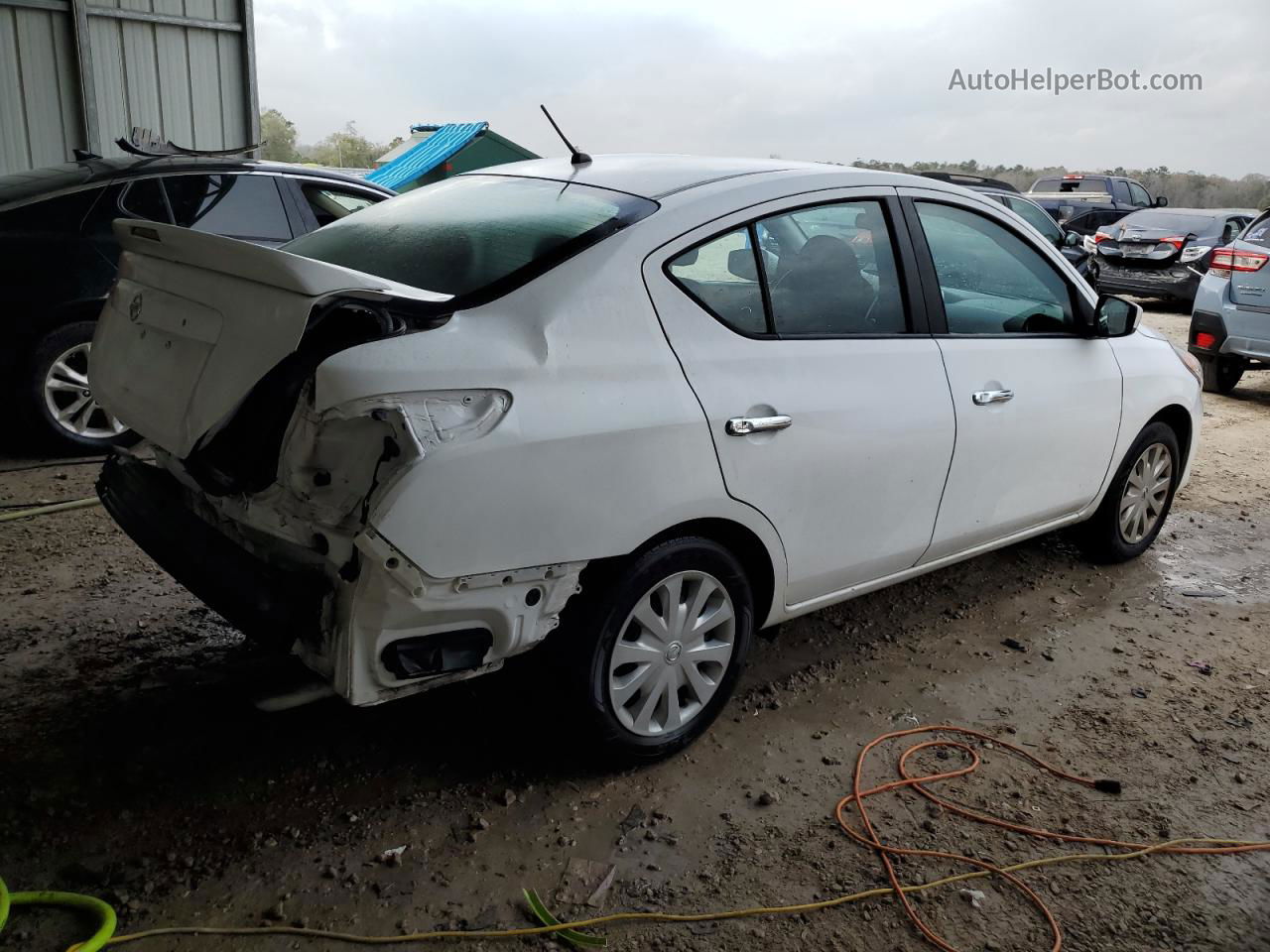 2018 Nissan Versa S White vin: 3N1CN7AP8JL860268