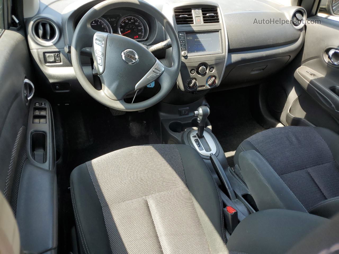 2018 Nissan Versa S Серый vin: 3N1CN7AP8JL887647