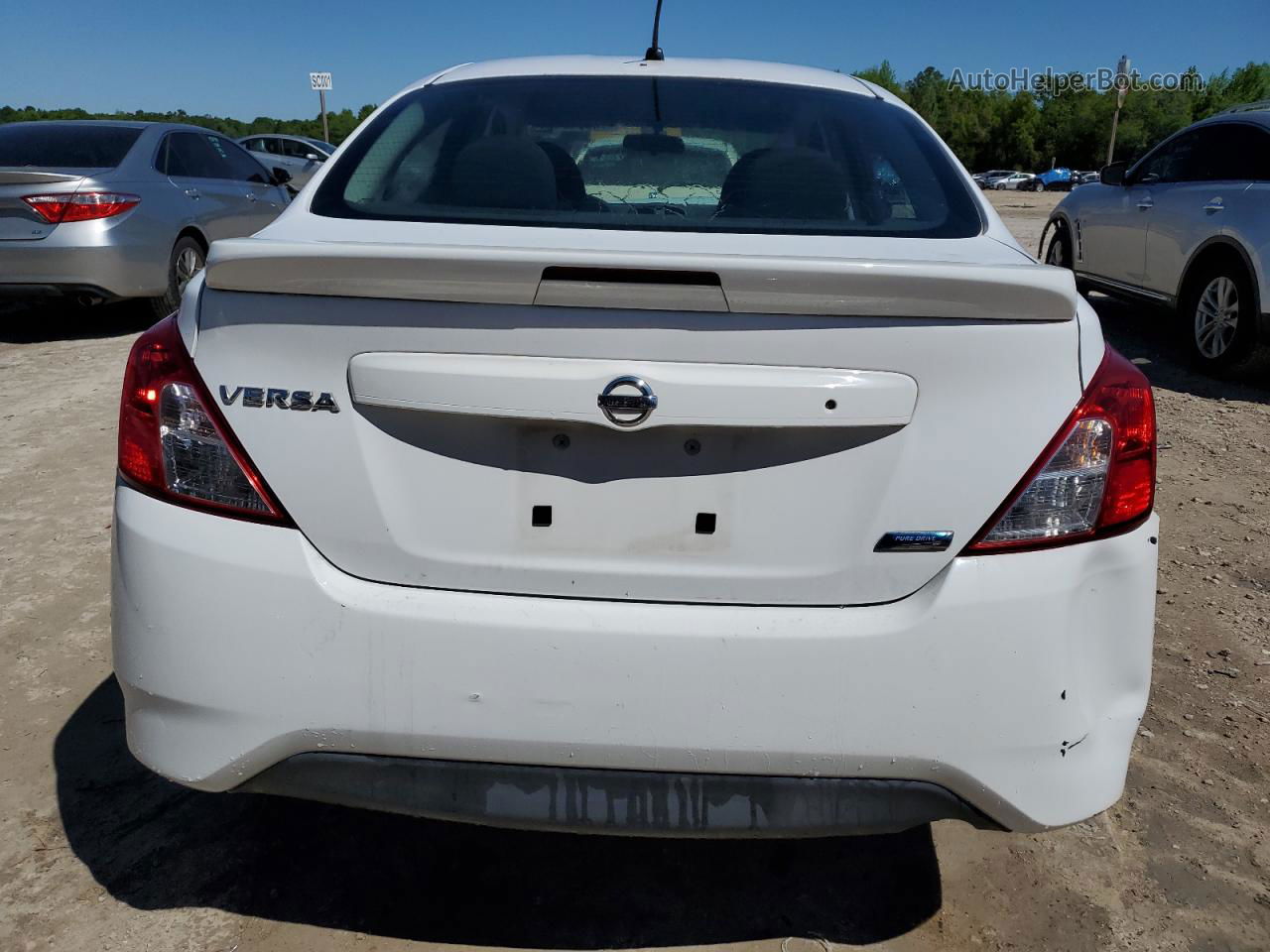 2016 Nissan Versa S White vin: 3N1CN7AP9GL826252