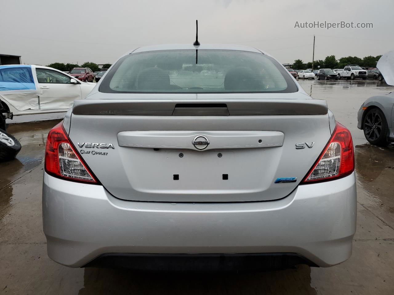 2016 Nissan Versa S Silver vin: 3N1CN7AP9GL839325