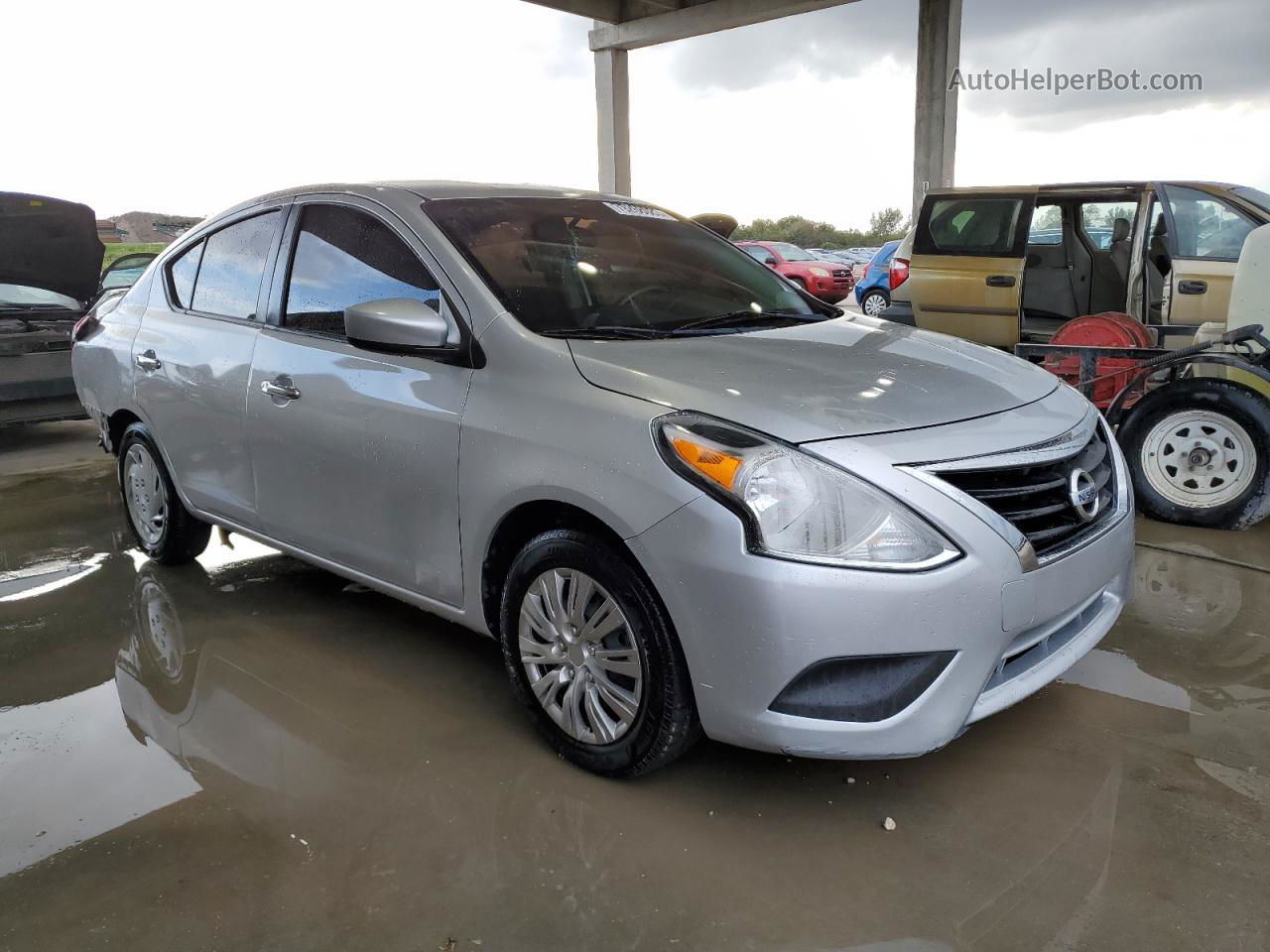 2018 Nissan Versa S Серебряный vin: 3N1CN7AP9JK402499