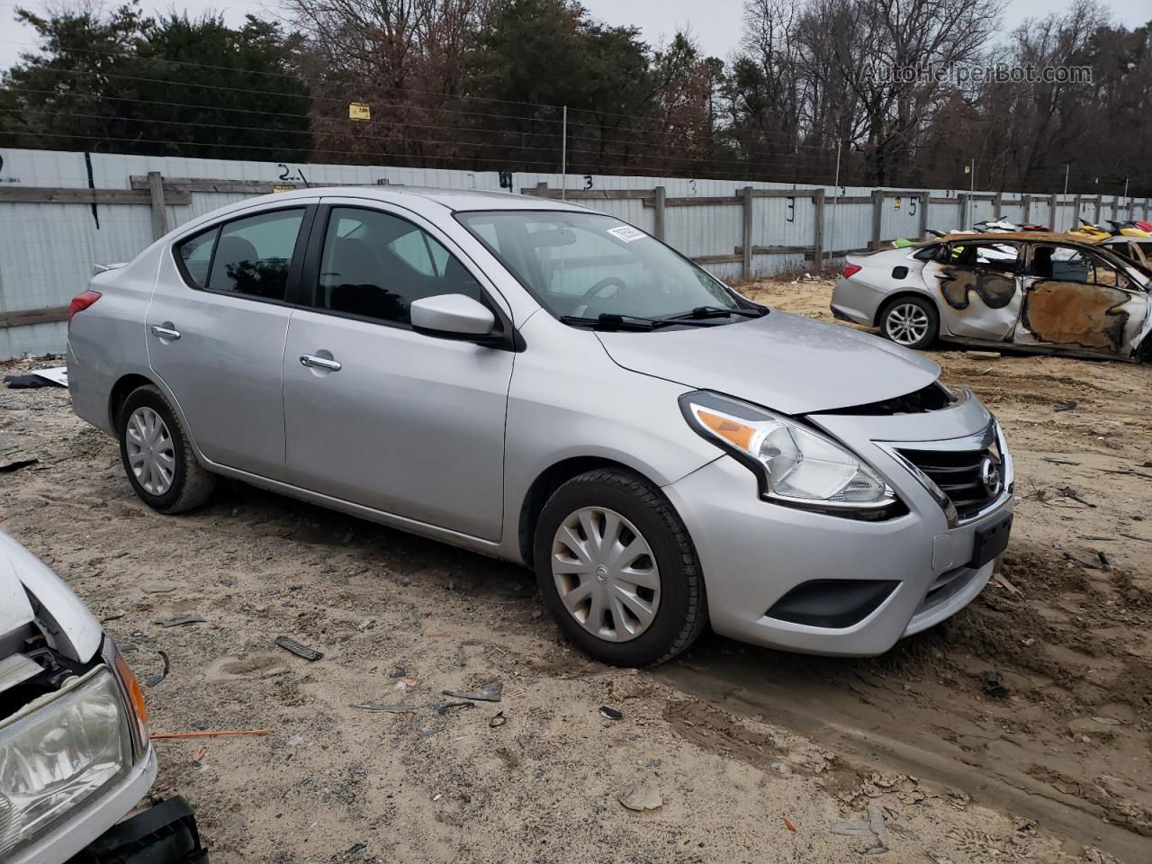 2018 Nissan Versa S Серебряный vin: 3N1CN7AP9JK431355