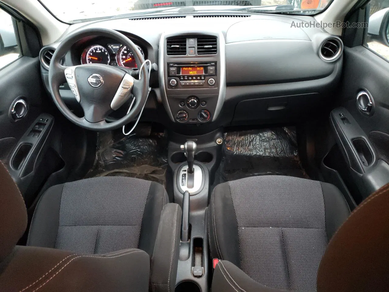 2018 Nissan Versa S Серебряный vin: 3N1CN7AP9JK431355