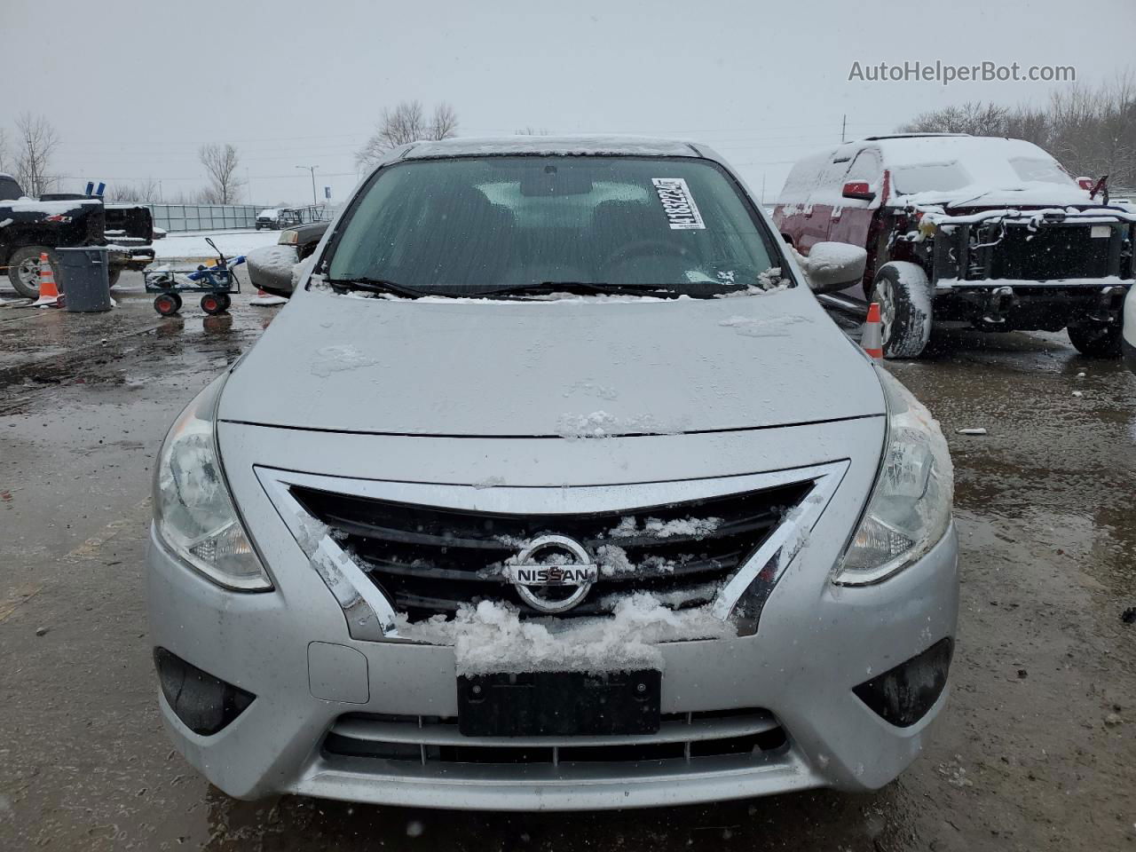 2018 Nissan Versa S Silver vin: 3N1CN7AP9JL801424