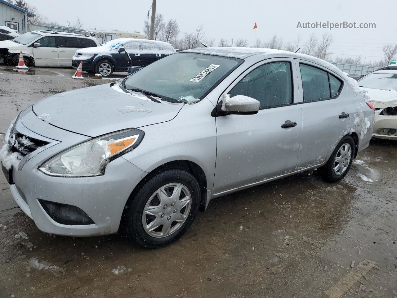 2018 Nissan Versa S Silver vin: 3N1CN7AP9JL801424