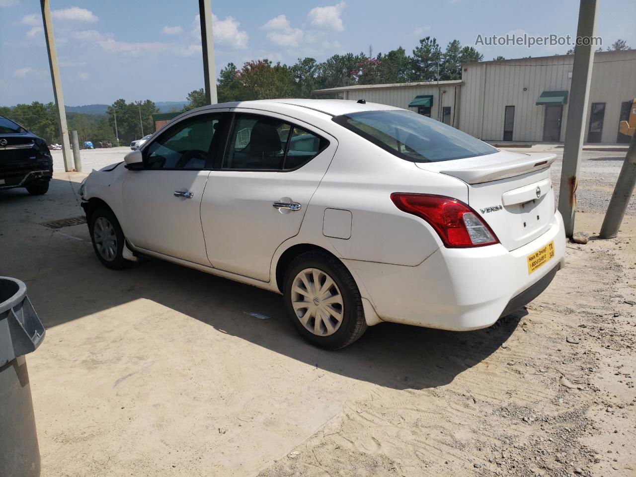 2018 Nissan Versa S Белый vin: 3N1CN7AP9JL857945