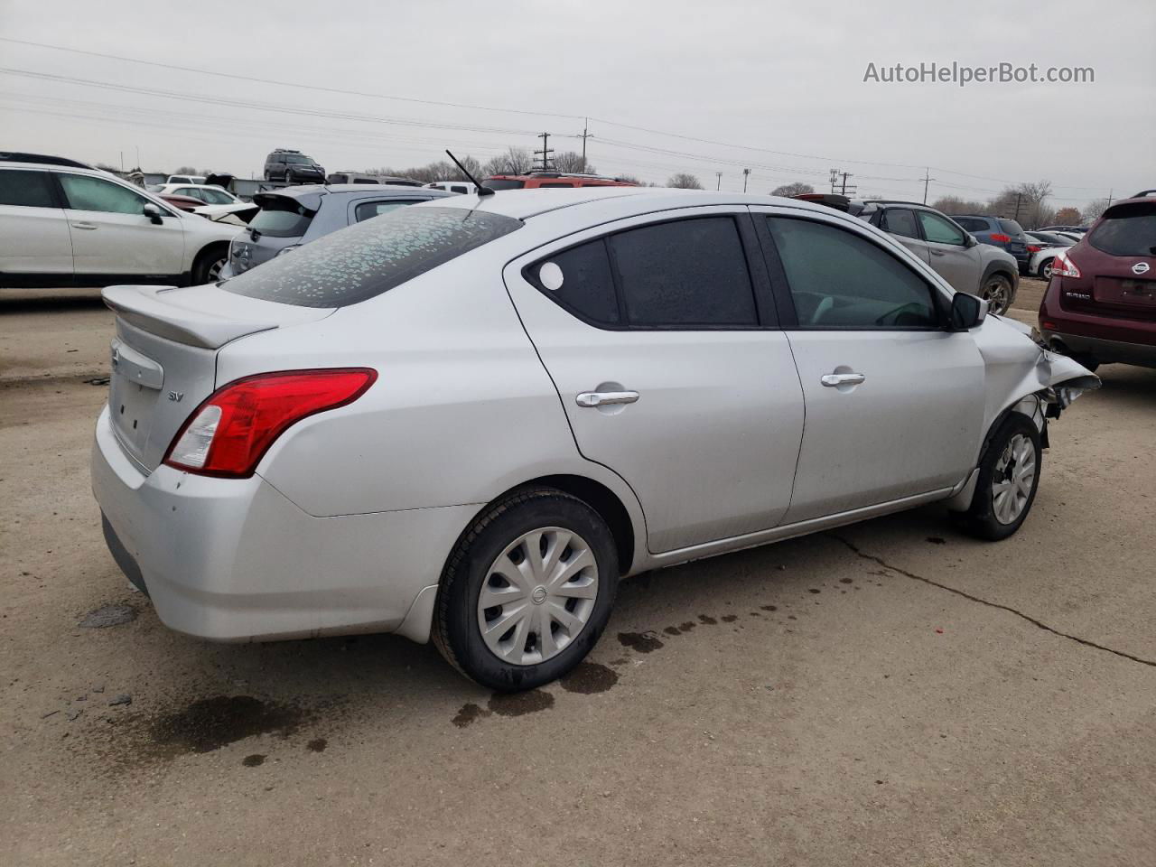 2018 Nissan Versa S Серебряный vin: 3N1CN7AP9JL869819