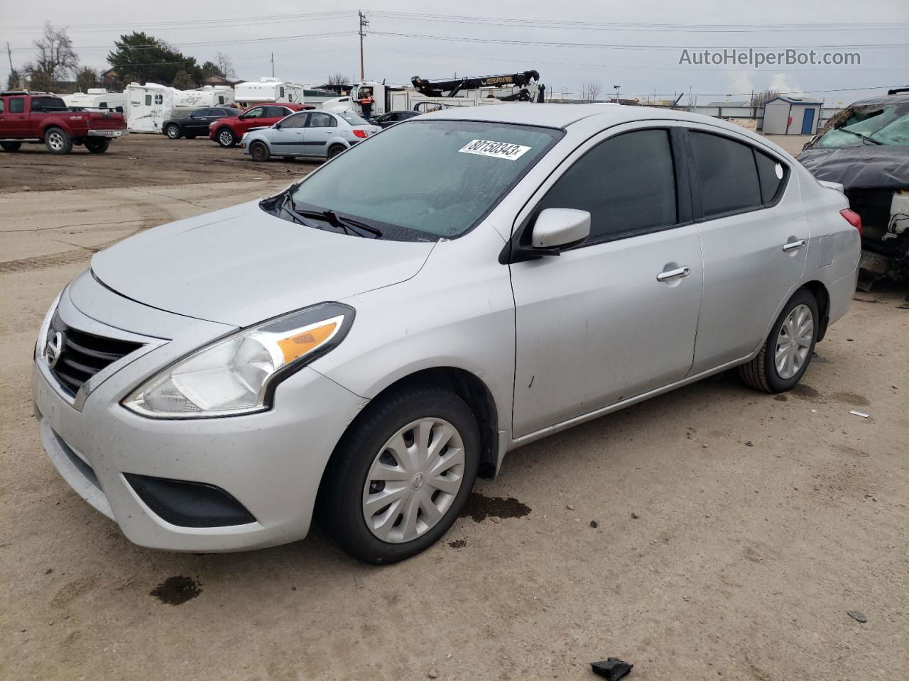 2018 Nissan Versa S Серебряный vin: 3N1CN7AP9JL869819