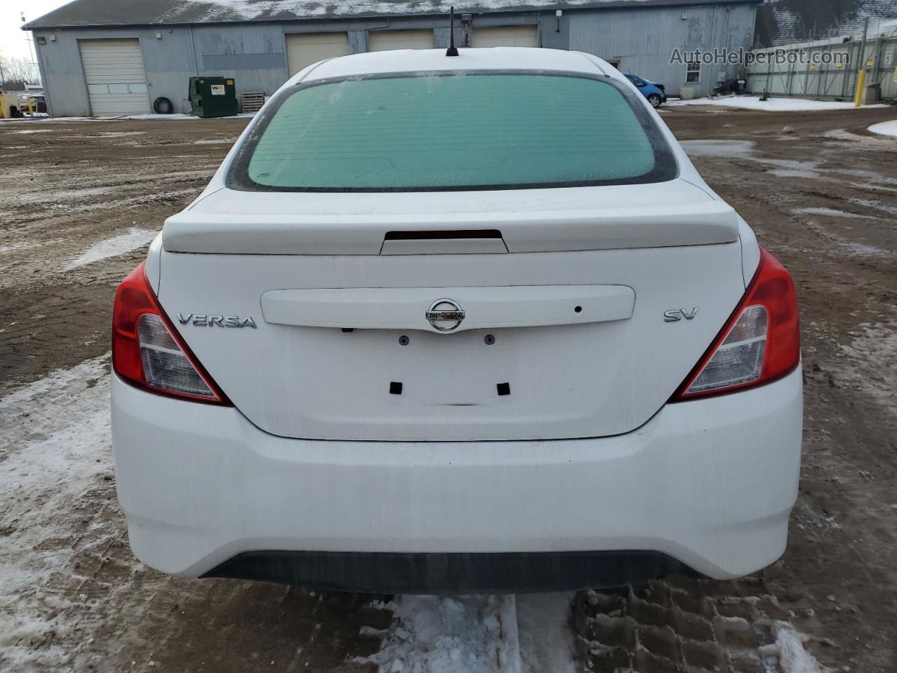 2018 Nissan Versa S White vin: 3N1CN7AP9JL879623