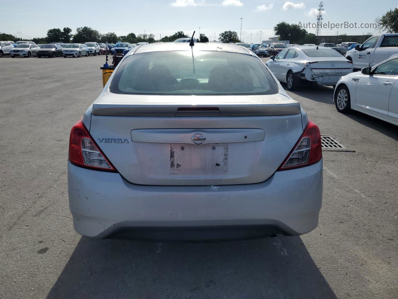 2016 Nissan Versa S Silver vin: 3N1CN7APXGL832836