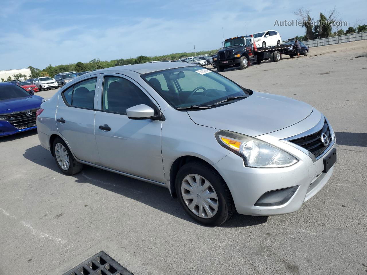 2016 Nissan Versa S Silver vin: 3N1CN7APXGL832836