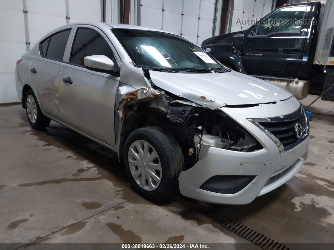 2016 Nissan Versa 1.6 S Silver vin: 3N1CN7APXGL849992