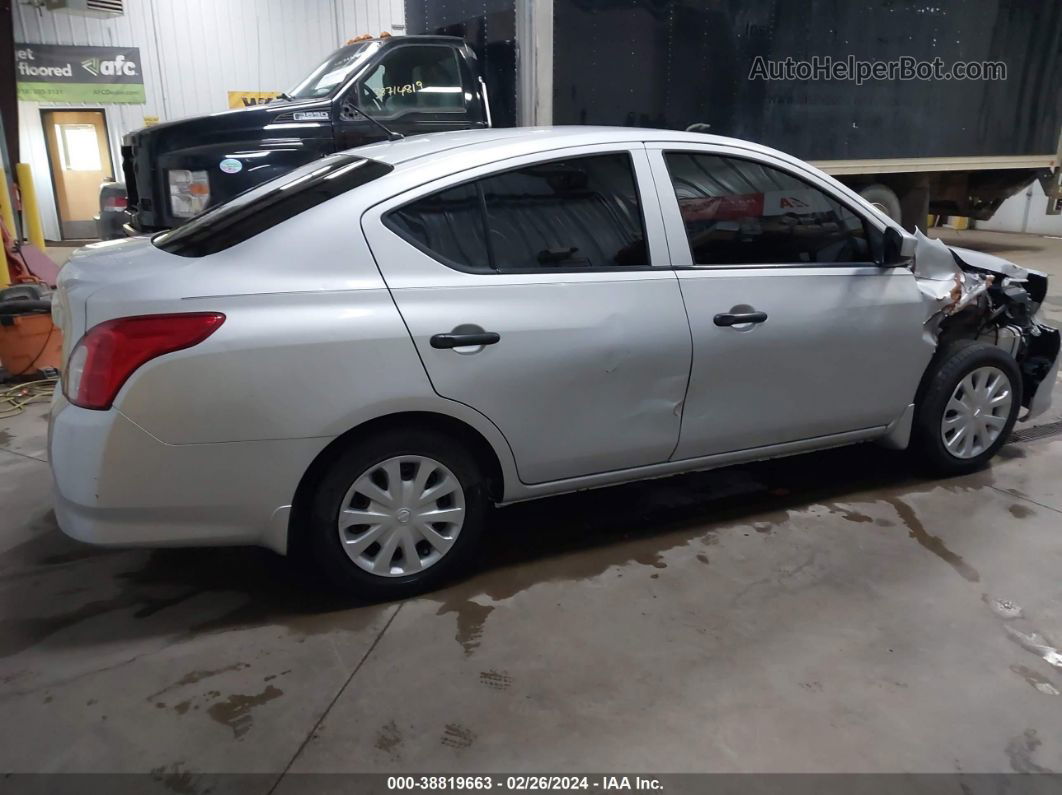 2016 Nissan Versa 1.6 S Silver vin: 3N1CN7APXGL849992