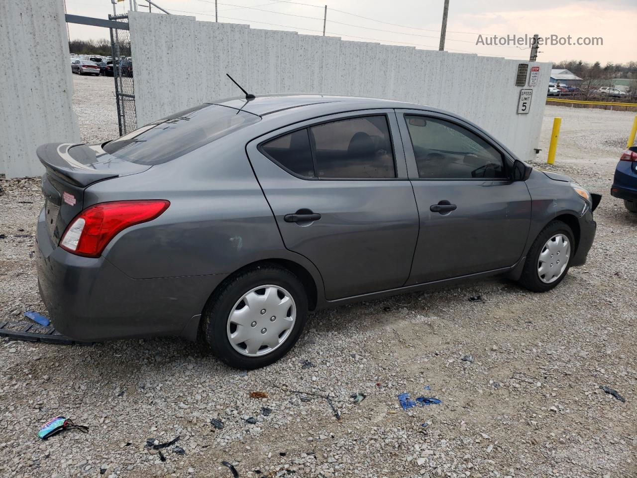 2016 Nissan Versa S Серый vin: 3N1CN7APXGL914047