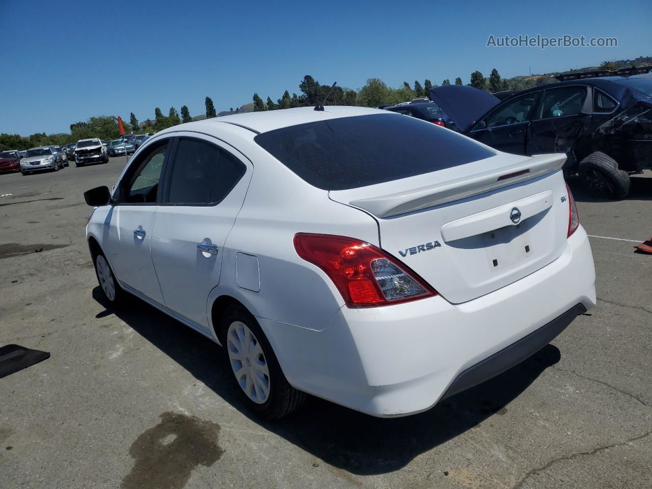 2018 Nissan Versa S White vin: 3N1CN7APXJK394428