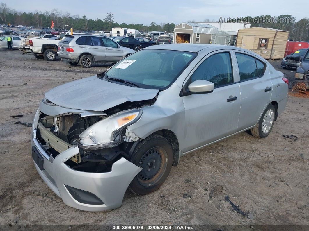 2018 Nissan Versa 1.6 S Silver vin: 3N1CN7APXJL829099