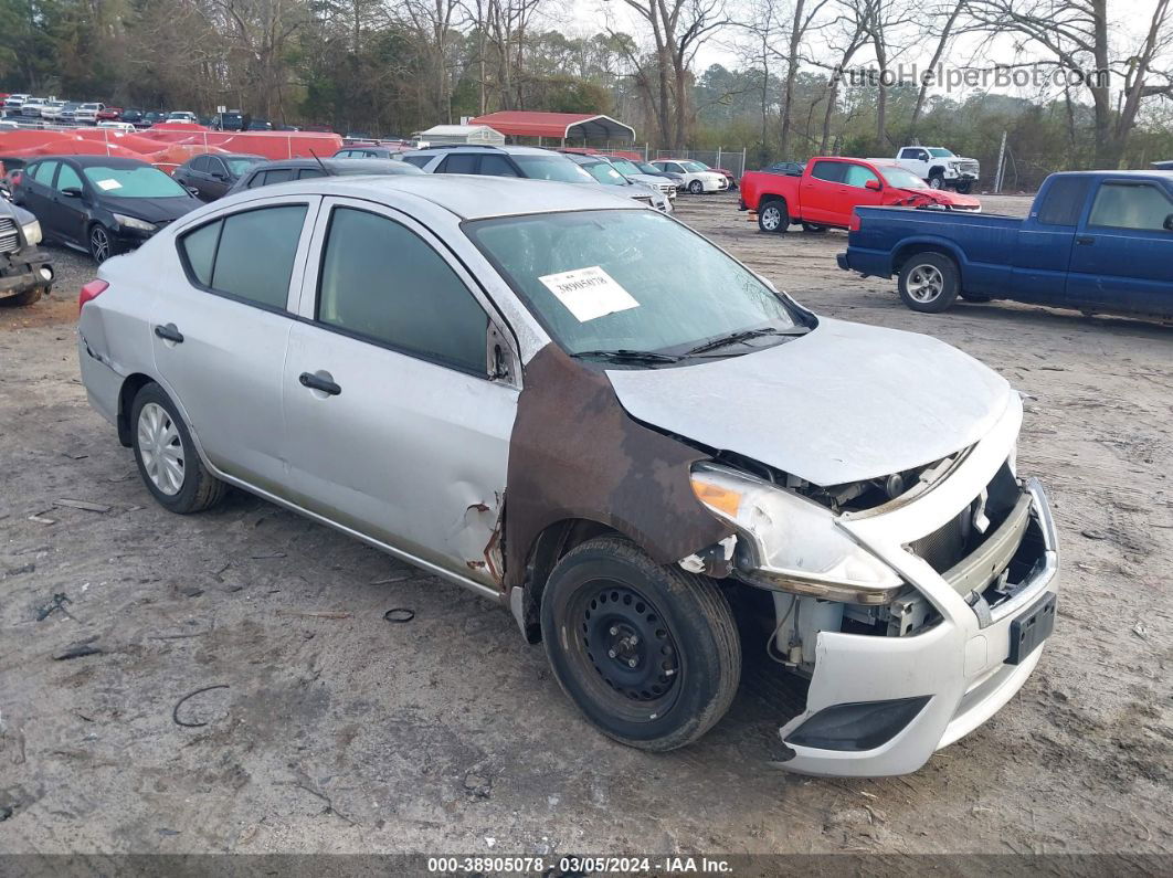 2018 Nissan Versa 1.6 S Silver vin: 3N1CN7APXJL829099