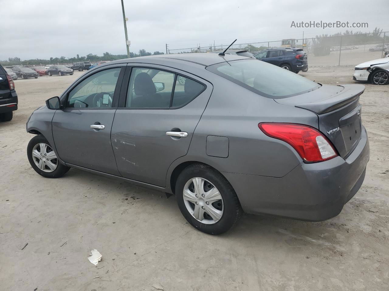 2018 Nissan Versa S Серый vin: 3N1CN7APXJL863088